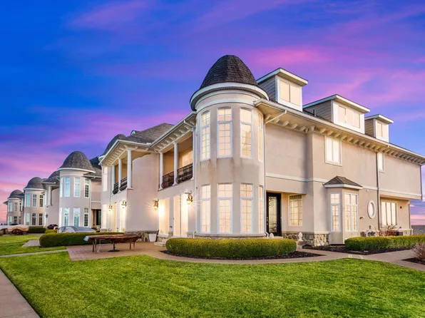 33070 Venetian Pointe Dr #7, Harrison Township, MI 48045