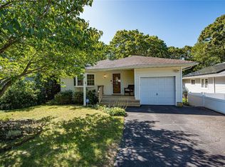 72 Rosemary Ln, Centereach, NY 11720