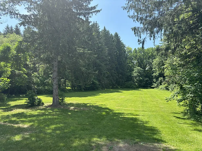 39 Huntington Rd — Photo 24