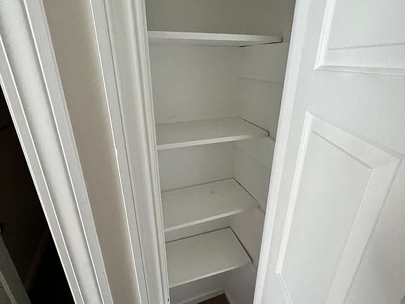 5th image of 109 Oakmont Dr APT 56