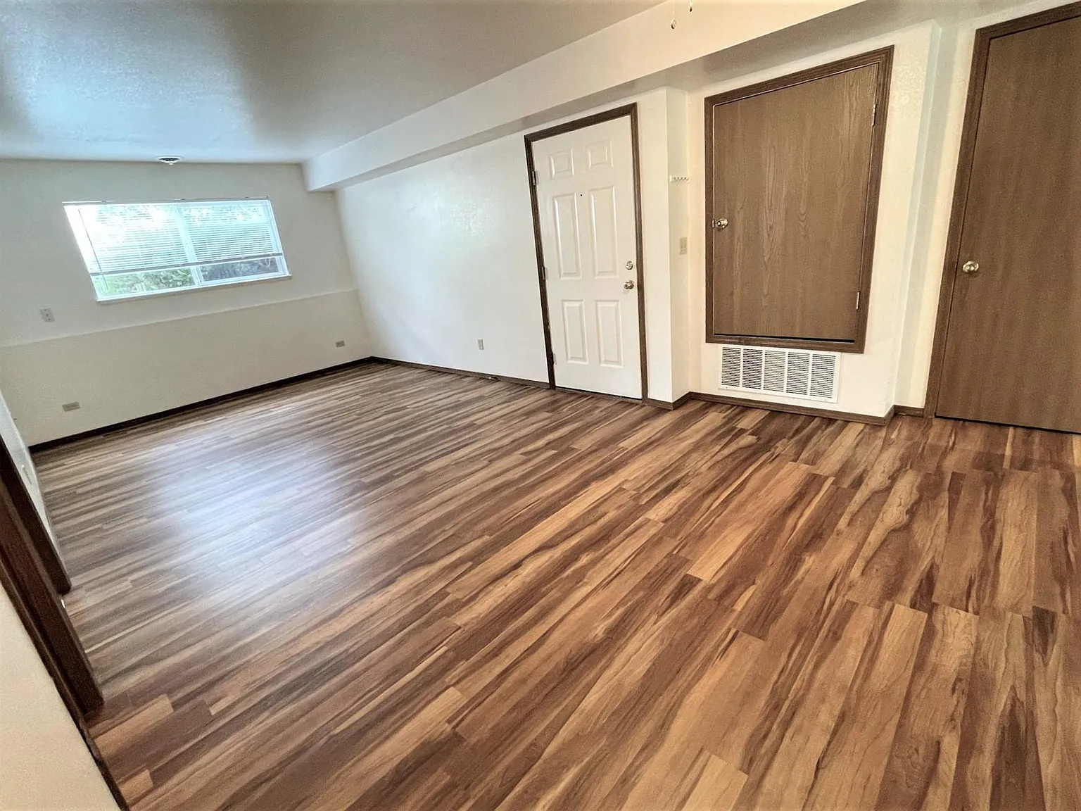 2 bed, 950 sqft, $1,449 — Photo 4