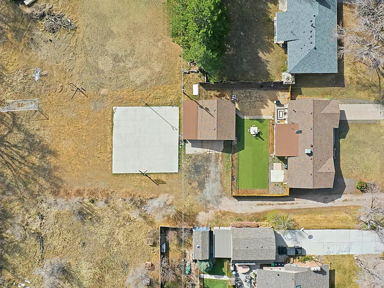 1040 S Fulton St — Photo 32