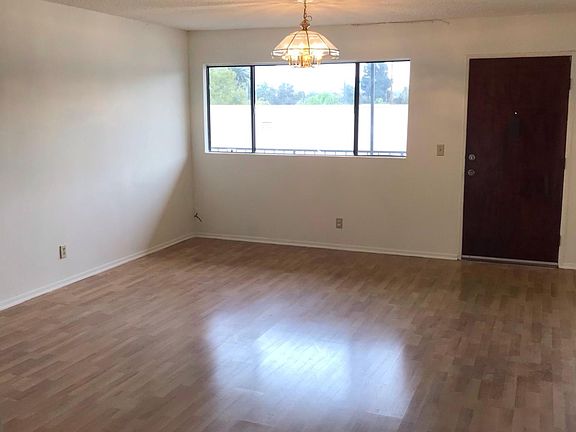 3rd image of 919 E Windsor Rd APT 6