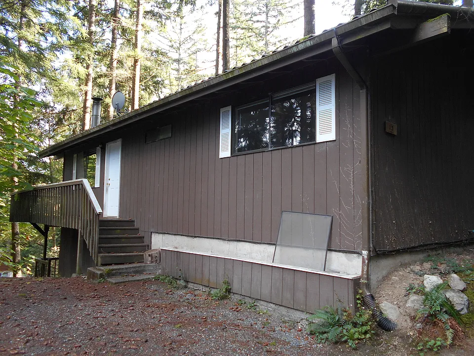 13 Green Hill Rd