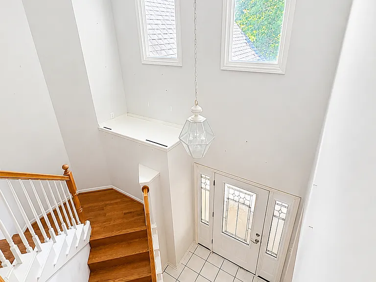 2810 Gill Ave — Photo 5