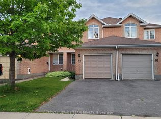 91 Scout St, Ottawa, ON K2C 4C9