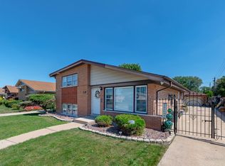 8733 Stevens Dr, Oak Lawn, IL 60453