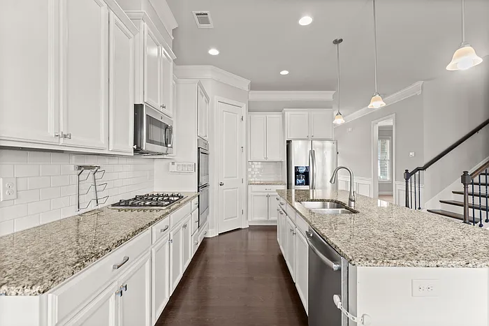 427 Suwanee Park Ter — Photo 16