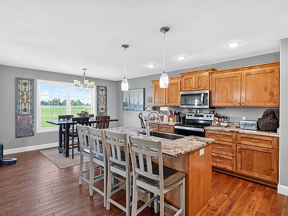 3rd image of 206 Maria Road