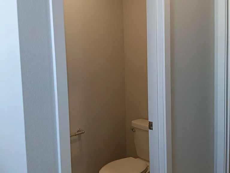 610 Pickering Ln — Photo 29