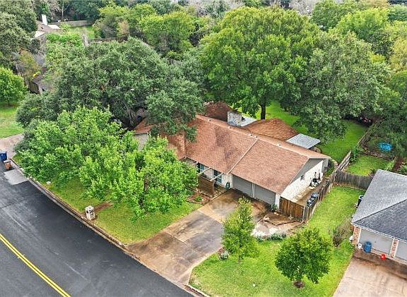 3rd image of 7203 Scenic Brook Dr