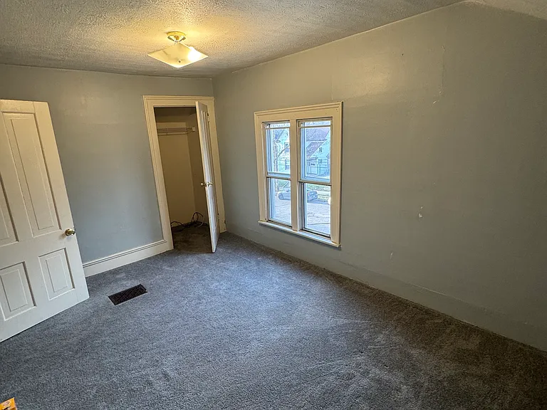 58 Caledonia St NE — Photo 15