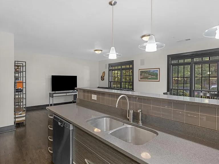 1300 Dekalb Ave NE #711 — Photo 9