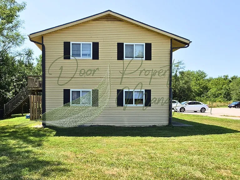 5535-5537 Freeman Ave — Photo 22
