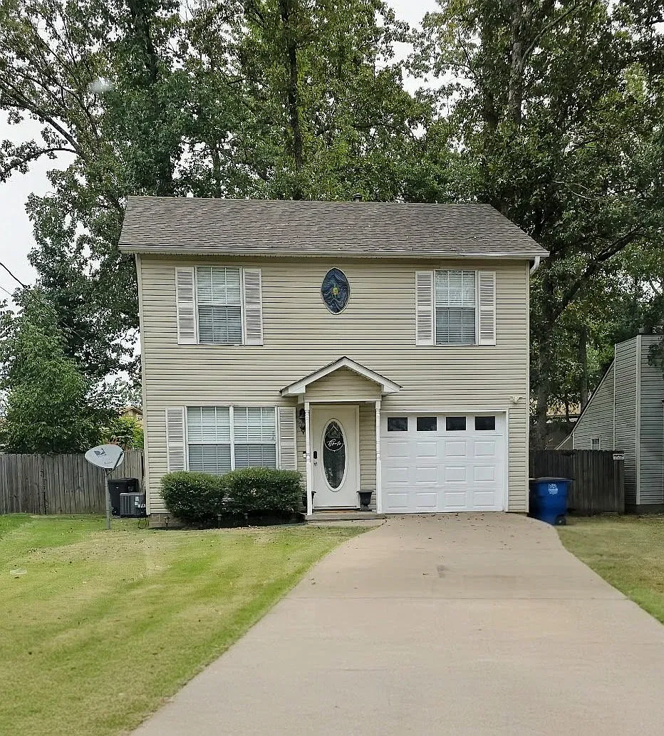 2 bed, 1.5 bath, 1000 sqft, $1,250 — Photo 1