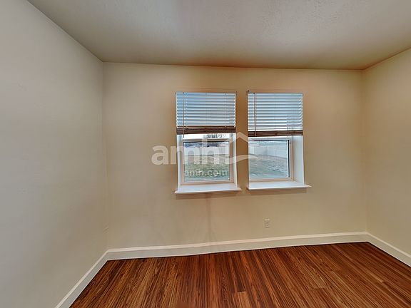 5th image of 303 N Willes Dr