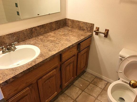 5th image of 2436 S Saint Clair Ave