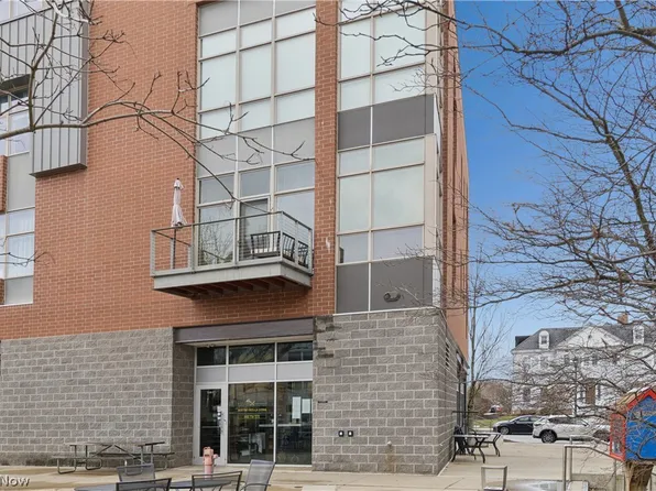 55 E College St APT 212, Oberlin, OH 44074