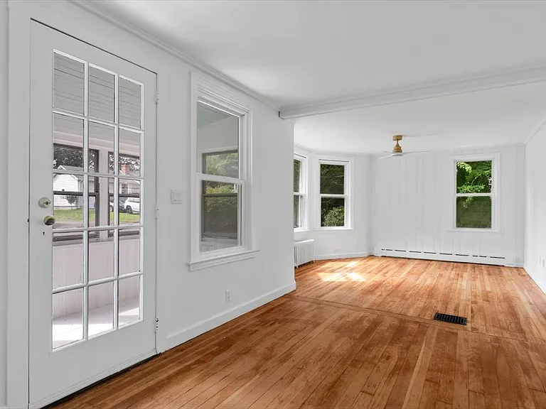 21 Green St — Photo 4