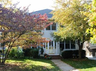 4927 W Woodlawn Ct, Milwaukee, WI 53208
