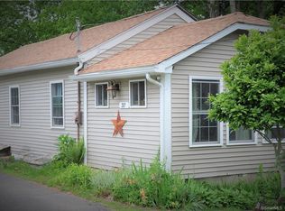 37 Beach Rd, Clinton, CT 06413