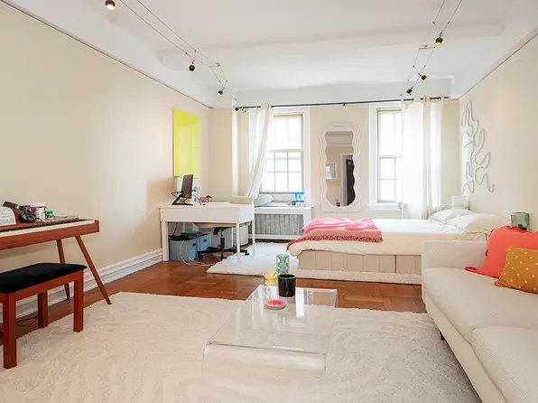 24 5th Avenue 1112 image 3 of 7