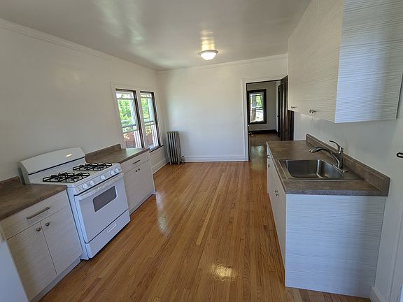 5th image of 3844 N Lockwood Ave Unit 2
