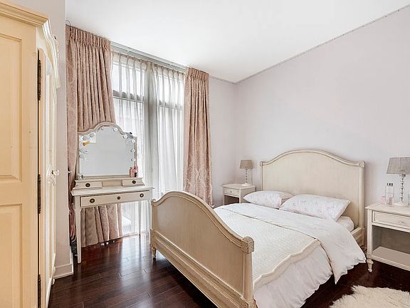 5th image of 207 E 57th St #4AB