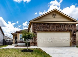 13040 Heathers Sun St, Saint Hedwig, TX 78152