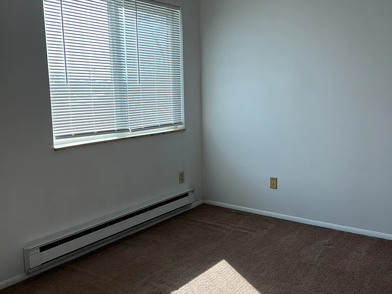 25-49 Rosewood Ct #14B — Photo 9