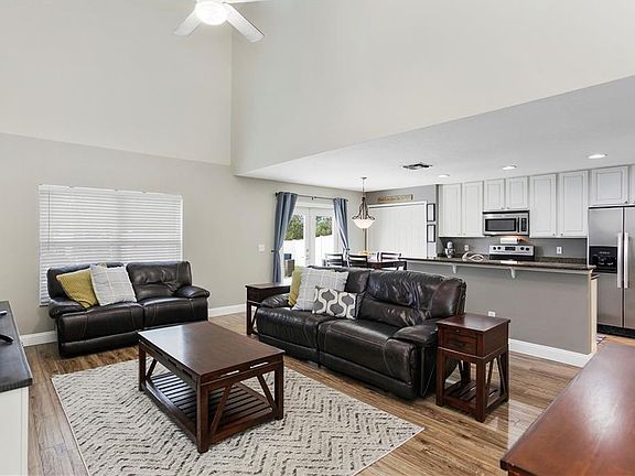 5th image of 13221 Briar Forest Ct