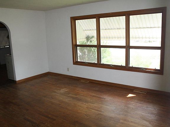 3rd image of 2606 Onalaska Ave