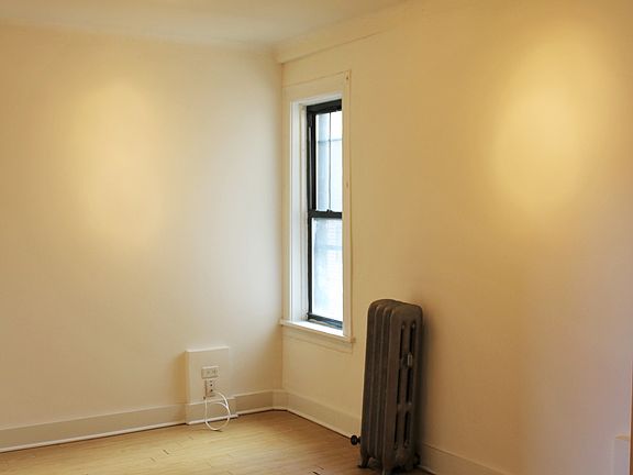 3rd image of 4706 N Beacon St APT 312