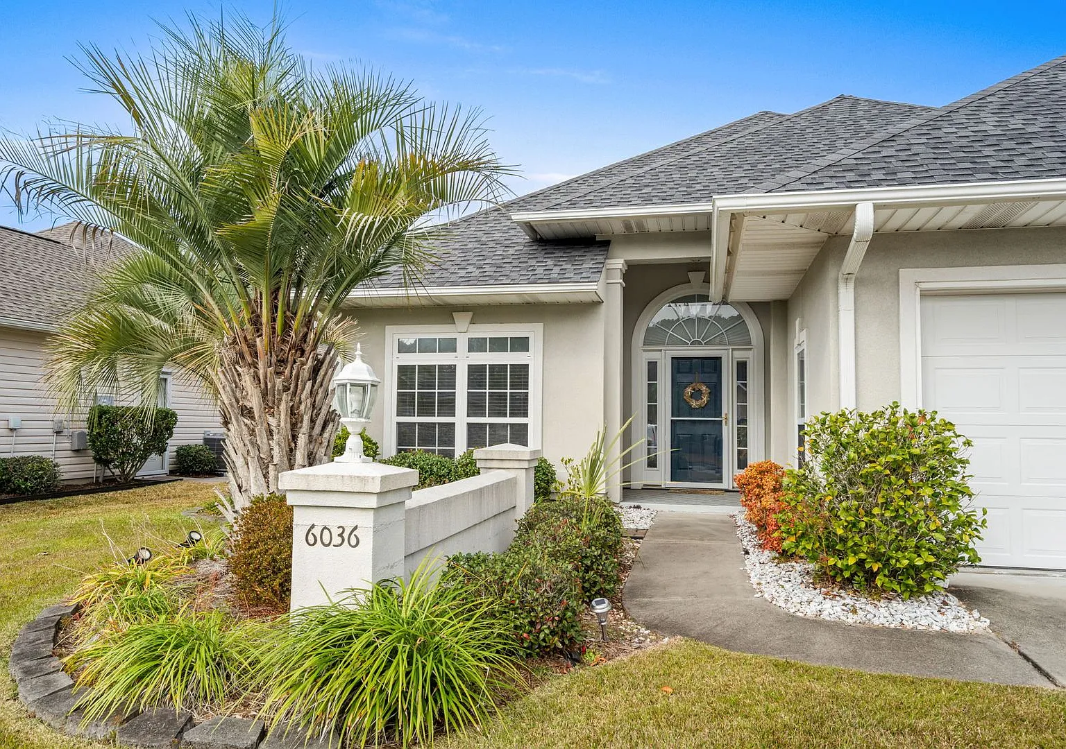 Seasonal Rental - Live the Coastal Lifestyle in This Cypress Keys Beauty! — Photo 2