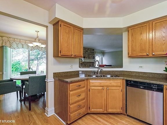 3rd image of 131 Welwyn St