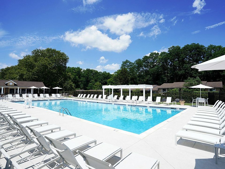 Access to Goshen Terrace's Pool