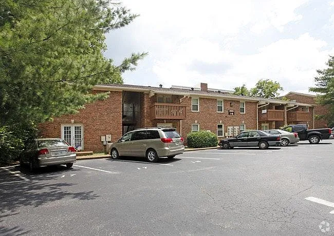2905 Burch Ave #12 — Photo 6