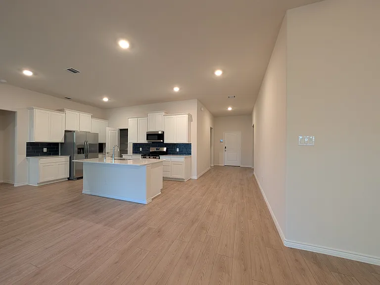 2112 Eugene St — Photo 7