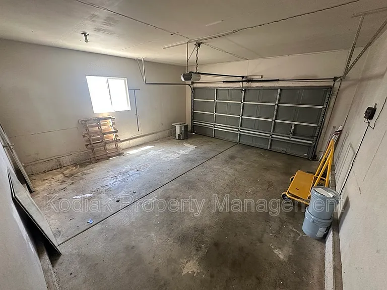 1802 S 200 W — Photo 19