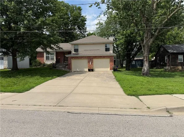 9908 W 51st St, Merriam, KS 66203