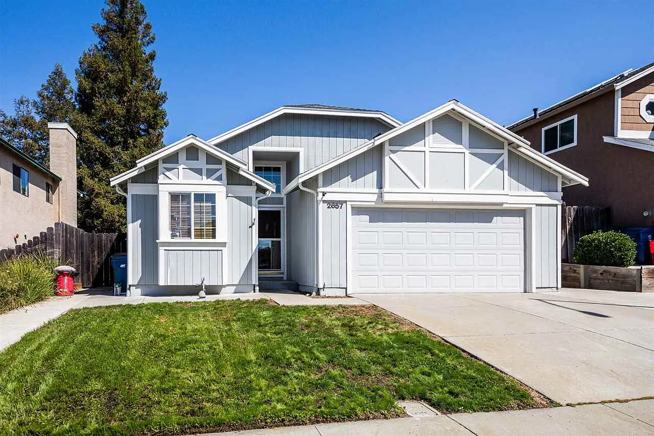 2657 Trafalgar Cir photo 1