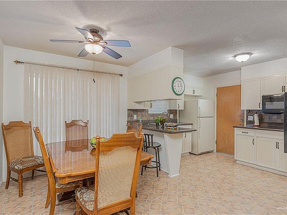 4th image of 1700 Primrose Ave