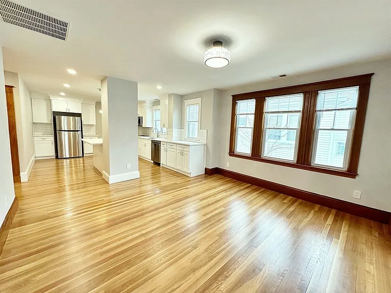 75 Governor Winthrop Rd — Photo 16