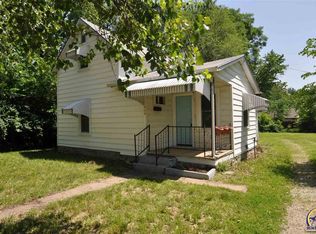 608 SW Kenova Rd, Topeka, KS 66606
