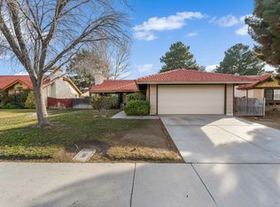 2730 W Avenue K4, Lancaster, CA 93536