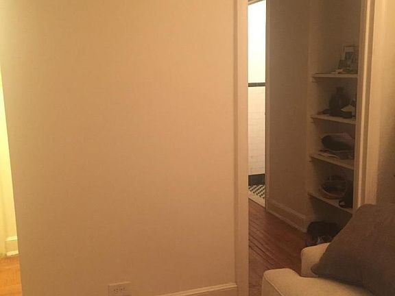 4th image of 140 E 40th St APT 10C