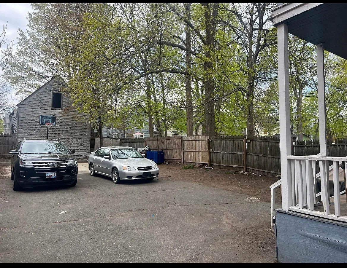 2 bed, $1,600 — Photo 4