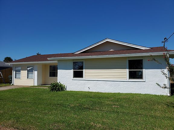 3rd image of 606 E Pine Forest Dr