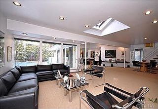 4th image of 17 Clover Ln