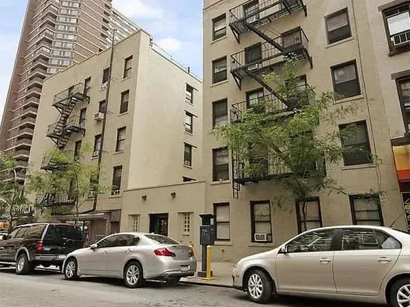 240 East 24th Street 2H image 7 of 7